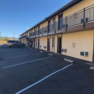 Golden Hills Motel Тегечепі Exterior photo