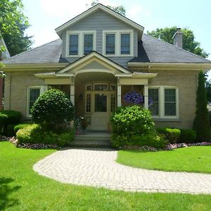 Cottage On Caledonia Bed & Breakfast Стратфорд Exterior photo