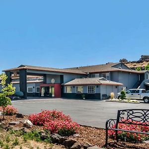 Comfort Inn Columbia Gorge Те-Даллес Exterior photo