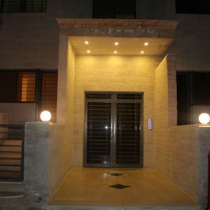 Faraseen Apartments 1 Амман Exterior photo