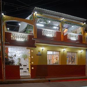 Riki'S Hostal San Miguel Exterior photo