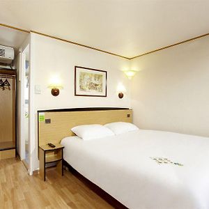 Campanile Hotel Майєнн Room photo