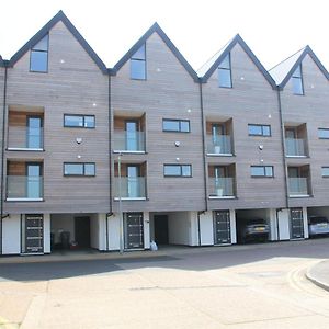 Modern **Pet Friendly** 3 Bed Beach View Town House Near Dover ,Canterbury ,Folkestone And Гайт Exterior photo