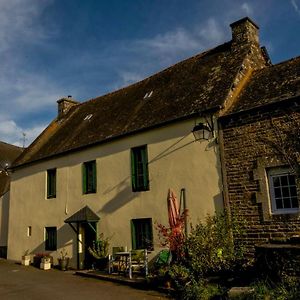 Bed and Breakfast Auberge Le Canard Qui Rit Plelauff Exterior photo