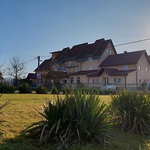 Hotel Mirni Kutak Оточац Exterior photo