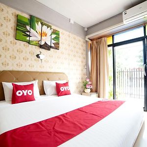 Oyo 465 Krung Kao Traveller Lodge Аюттхая Exterior photo