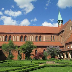 Zentrum Kloster Ленін Exterior photo