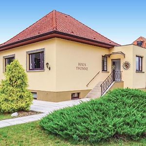 Cozy Home In Kuhlen Wendorf With Kitchen Exterior photo