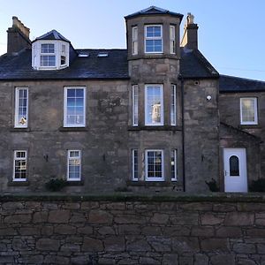 Hay Lodge Нерн Exterior photo