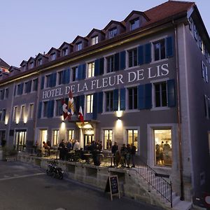 Готель Fleur De Lis Ле-Локль Exterior photo