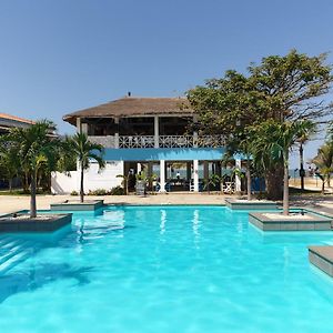 Djembe Beach Resort Кололі Exterior photo