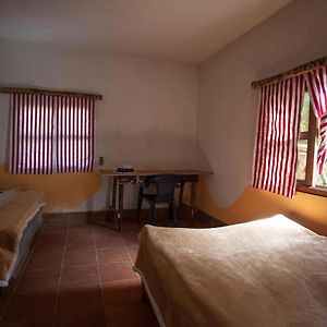 Готель Hostal Checruz, Todos Santos Cuchumatan Уеуетенанго Exterior photo