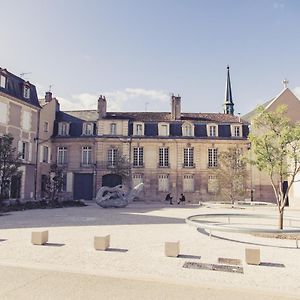 La Maison De La Liberte Suite Jeanne Barret Пуатьє Exterior photo