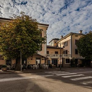 Albergo Caffe Centrale Меццокорона Exterior photo