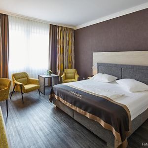 Neues Parkhotel Ноймюнстер Exterior photo