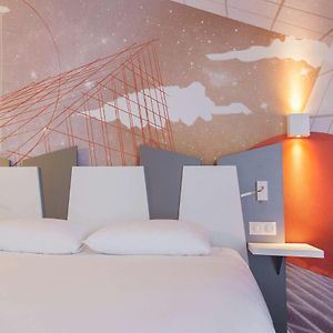 Готель Ibis Styles Poitiers Centre Exterior photo