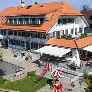 Готель Gasthof Zum Schluessel Ueberstorf Exterior photo