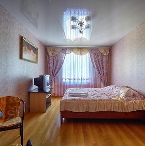 Готель Domashniy Кам'янець-Подільский Exterior photo