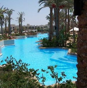 Crowne Plaza Resort Sahara Sands Порт-Галіб Exterior photo