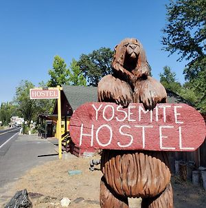 Yosemite International Hostel Гровленд Exterior photo