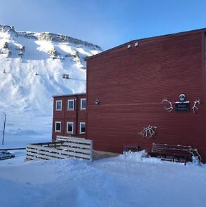 Haugen Pensjonat Svalbard Лонг'їр Exterior photo