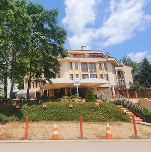 Semeen Hotel Clasik Варна Exterior photo