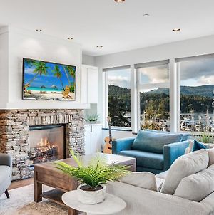Bliss By The Bay W/ Amazing Rooftop Patio Brentwood Bay Exterior photo