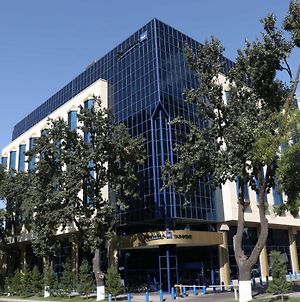 Radisson Blu Hotel, Ташкент Exterior photo