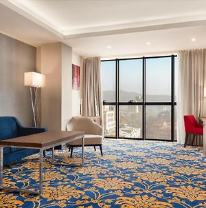 Ramada Hotel & Suites By Wyndham Єреван Exterior photo