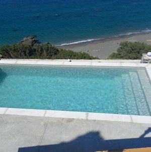 Endless Blue Beachfront Villa! Kerames Exterior photo