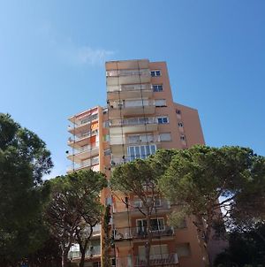 Апартаменти Apartamento En La Torre De S'Abanell Бланес Exterior photo