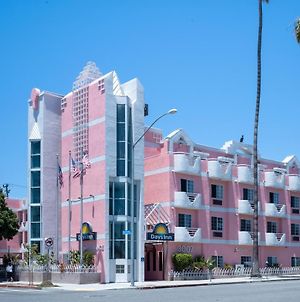 Days Inn By Wyndham Santa Monica Лос-Анджелес Exterior photo