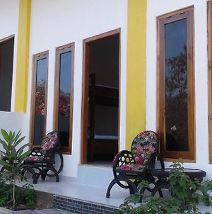 Tarsan Homestay Лабуан-Баджо Exterior photo