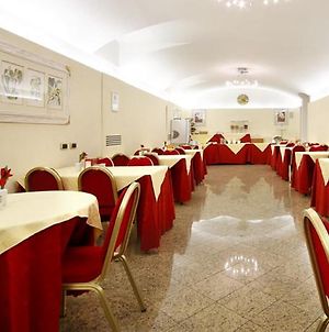 Hotel Terminal Мілан Restaurant photo