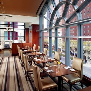 Omni Chicago All Suites Hotel-Magnificent Mile Restaurant photo