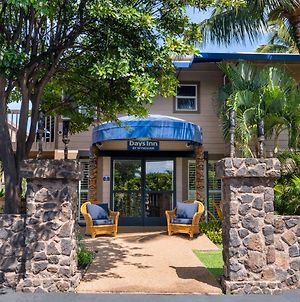 Days Inn By Wyndham Maui Oceanfront Вайлеа Exterior photo