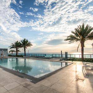 Churchill Suites Monte Carlo Маямі-Біч Exterior photo