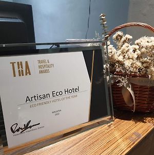 Artisan Eco Hotel Петалінг-Джая Exterior photo