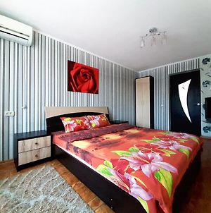2-Room Apartment Near Umsa, Пдму Полтава Exterior photo