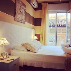 La Casetta Di Lina Rooms And Apartments Верона Exterior photo