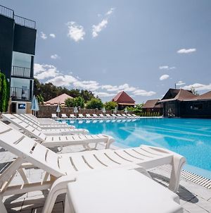 Avalon Hotel&Pool Єлиховичі Exterior photo