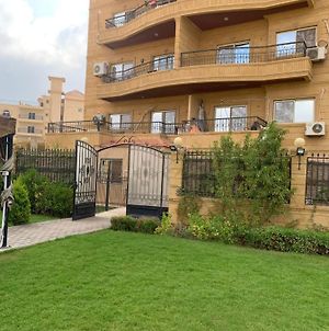 Luxury Apartments Beside Mall Of Arabia And Dar Al-Fouad Hospital - Families Only- No Alcoholic Beverages Місто ім. 6 Жовтня Exterior photo