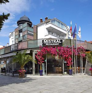 Hotel Mistral Несебир Exterior photo