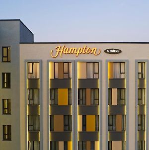 Готель Hampton By Hilton Ташкент Exterior photo
