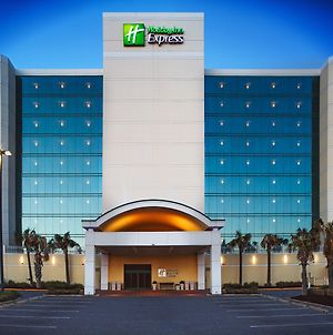 Holiday Inn Express Hotel & Suites Virginia Beach Oceanfront, An Ihg Hotel Exterior photo