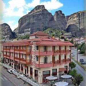 Famissi Hotel Каламбака Exterior photo