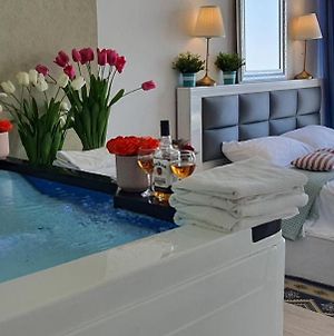 Royal Suite With Sea View- Private Jaccuzi-Also Suitable For Orthodox People Нетанья Exterior photo