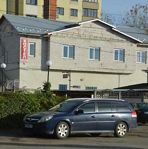 Hostel Pid Fikusom Івано-Франківськ Exterior photo