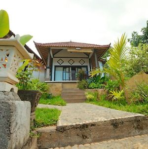 Warung Ary & Home Stay Амед Exterior photo