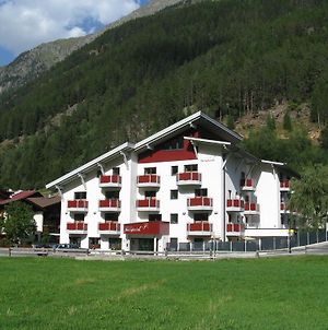 Hotel Garni Bergheim Зельден Exterior photo